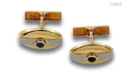 18 kt yellow gold cufflinks.