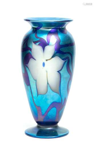 VANDERMARK, SIGNED ART GLASS BLUE IRIDESCENT VASE, 1978 H 9....