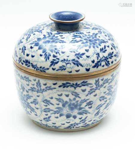 JAPANESE PORCELAIN COVERED JAR H 8" DIA 7"