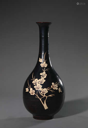 A Jizhou kiln plum blossom porcelain vase