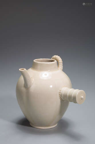 A Ding kiln porcelain pot