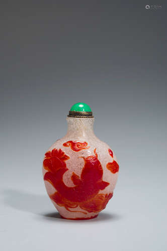 A red and white glass snuff bottle