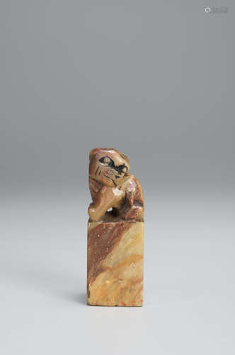 A Shoushan soapstone beast seal