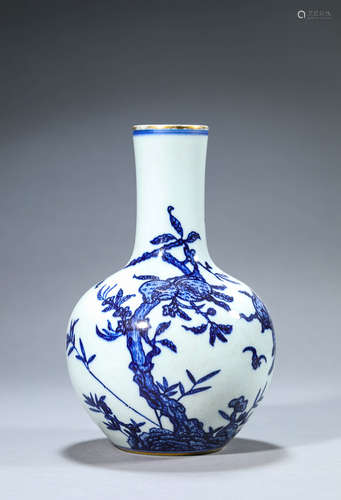 A blue and white porcelain tianqiuping