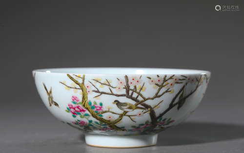 A famille rose bird and flower porcelain bowl