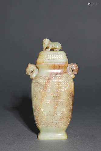 A topaz jade vase