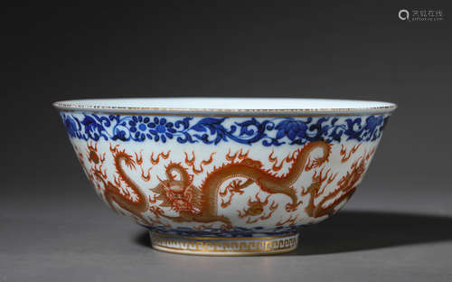 An iron red gilt dragon porcelain bowl