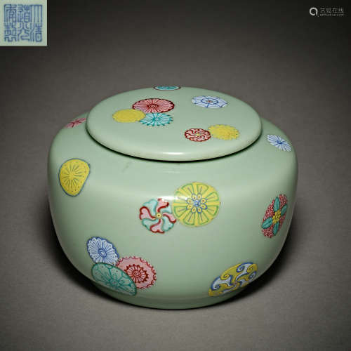 Qing Dynasty of China,Bean Green Glaze Rubber Ball Flower Ja...