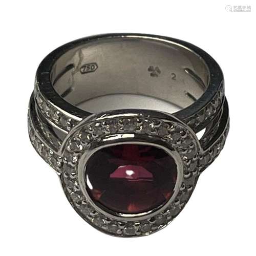 Bague en or gris 18 ct ornée d'une importante tourmaline ros...