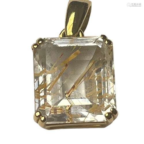 Pendentif en or jaune 18 ct orné d'un quartz rutilé en serti...