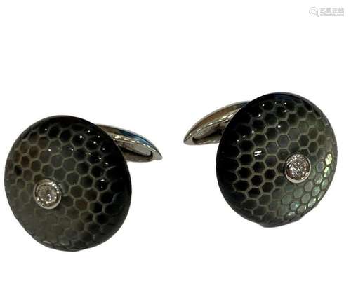 Paire de boutons de manchette en or gris 18 ct de forme circ...