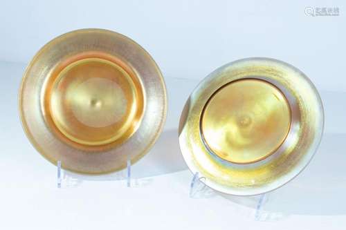 STEUBEN GOLD AURENE ART GLASS PLATES, 20TH C., TWO PIECES, D...