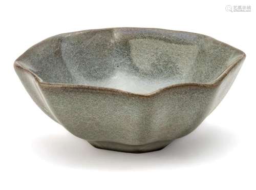 CHINESE GE-WARE BOWL, H 1.5", DIA 4"