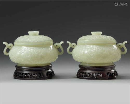 A PAIR OF CHINESE JADE BOWLS WITH COVERS, QING DYNASTY (1644...