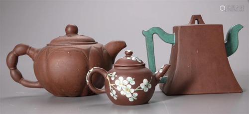 THREE CHINESE YIXING TEAPOTS, 19TH-2OTH CENTURY