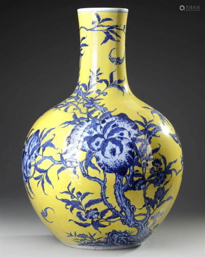 A LARGE CHINESE YELLOW GROUND NINE PEACHES VASE,QING DYNASTY...