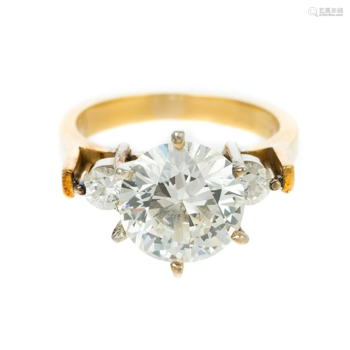 A GIA 3.20 ct Round Brilliant Diamond Ring in 18K