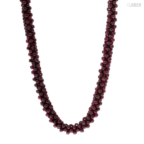 A Garnet Beaded Necklace