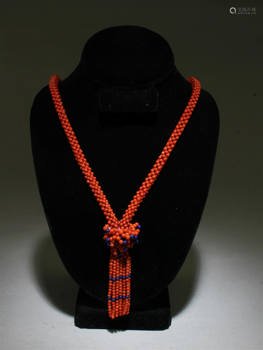 A Nanhong Agate Bead Necklace