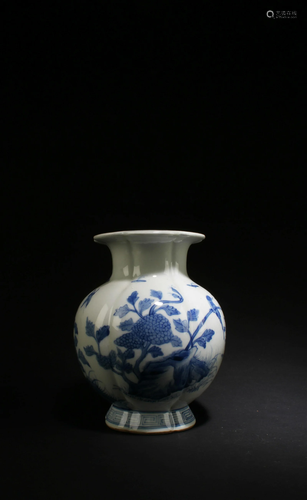 A Blue & White Porcelain Vase