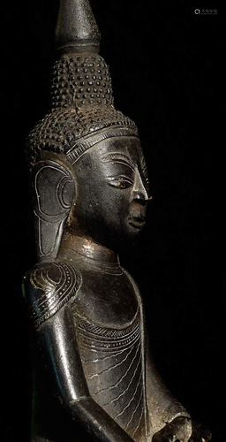 Fine 19thC Burmese Bronze Shan Buddha. Nice size