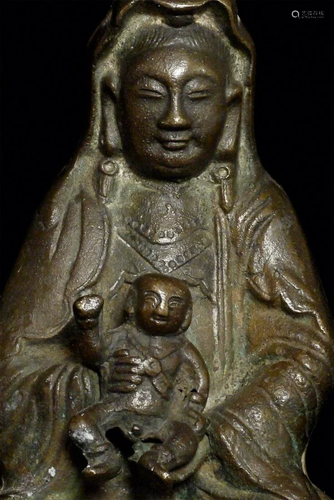 Delightful 18/19thC Chinese bronze Quanyin holding baby