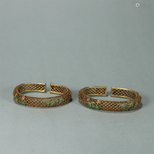 PAIR OF CHINESE GILT SILVER BANGLE