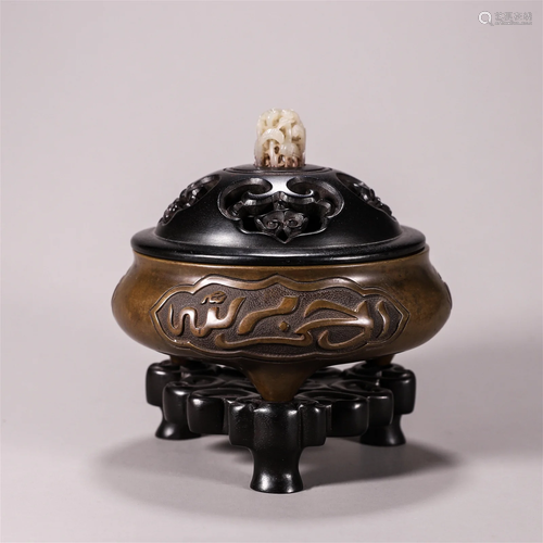 CHINESE BRONZE ARABIC CHARACTER ROUND CENSER WITH JADE KNOT ...