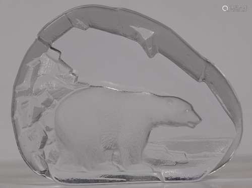 MATS JONASSON Sculpture en cristal représentant un ours pola...