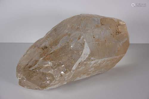 BLOC DE CRISTAL DE ROCHE Longueur : 32 cm<br />
Poids : 6,5 ...