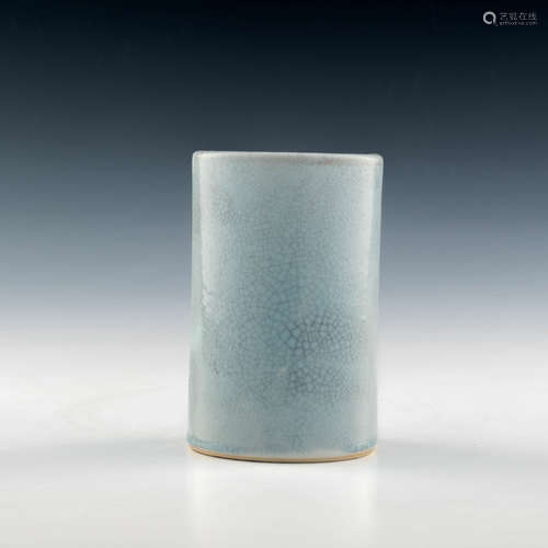 A Chinese pale blue ge-glazed brush pot  19th century 十九世...