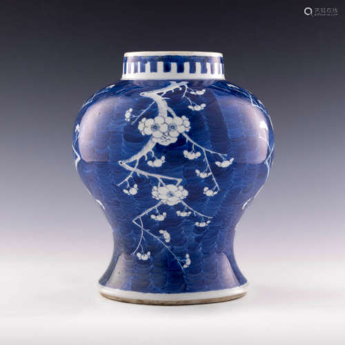 A Chinese blue and white ginger jar  19th century 十九世紀 青...