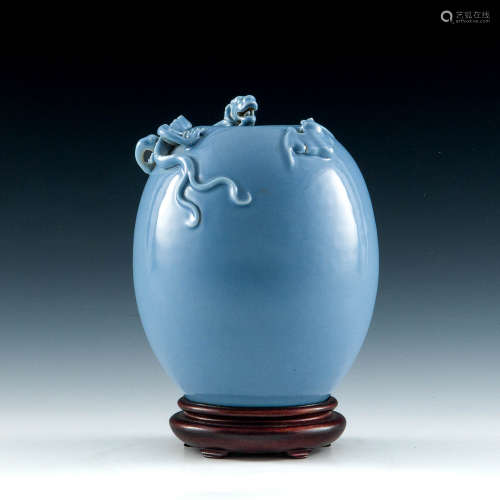 A Chinese celadon vase  Republic period 民國 天青釉螭龍洗