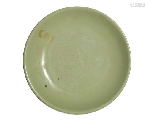 A Chinese Longquan celadon plate  Ming dynasty 明代 龍泉盤