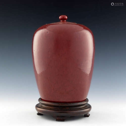 A Chinese red-glazed covered jar  early 19th century 十九世紀...