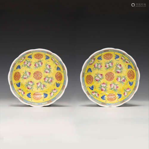 A pair of Chinese famille rose bowls  Guangxu period 清光緒 ...