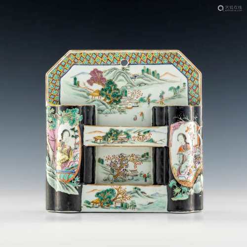 A Chinese famille rose wall vase  19th century 十九世紀晚 淺...