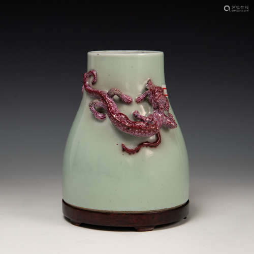 A Chinese celadon chilong vase  Republic period 民國 粉青釉加...