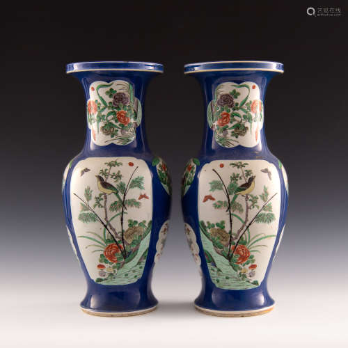 A pair of Chinese wucai powder blue vases  19th century 十九...