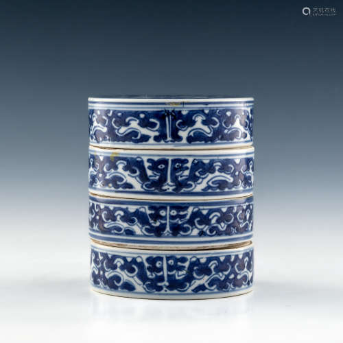 A Chinese blue and white stacking box  18th century 十八世紀...