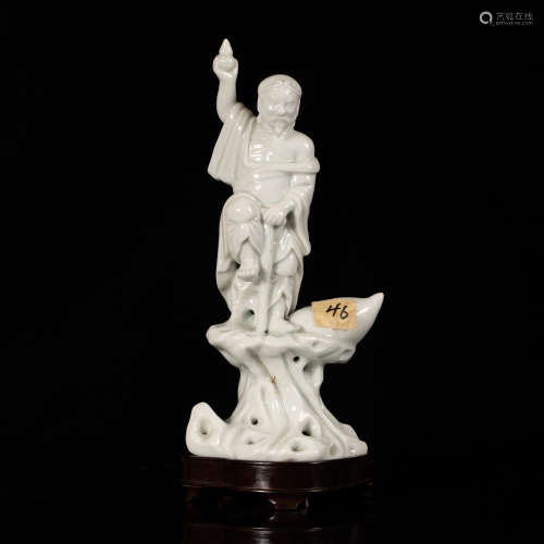 A Chinese blanc-de-chine statue of Luohan  19th century 十九...