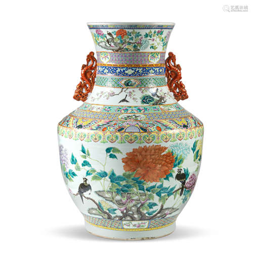 A Chinese famille rose zun vase  19th century 十九世紀 粉彩花...