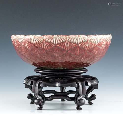 A Chinese red glazed lobed bowl  18th century 十八世紀 紅釉蓮...