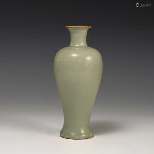 A Chinese celadon glazed Guanyin vase  Kangxi period 清康熙 ...