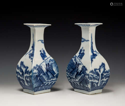 A pair of Chinese blue and white vases  19th century 十九世紀...