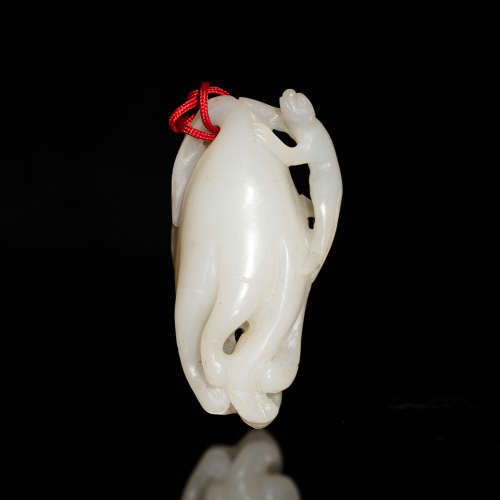 A Chinese white jade Buddha's hand  19th century 十九世紀 白...