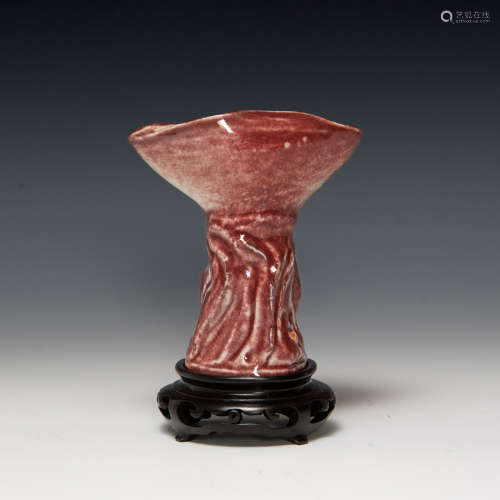 A Chinese red-glazed lingzhi-shaped stem cup  19th century 十...