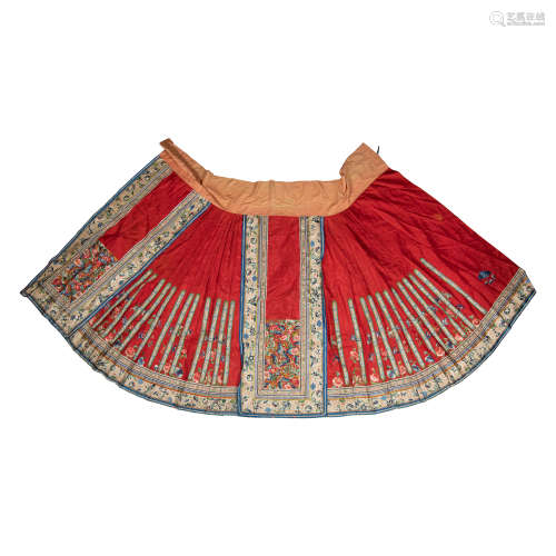 A Chinese red silk skirt  19th century十九世紀 紅地刺繡花卉馬...