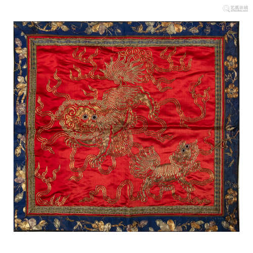 A Chinese gold thread silk panel  19th century十九世紀 紅地盤...