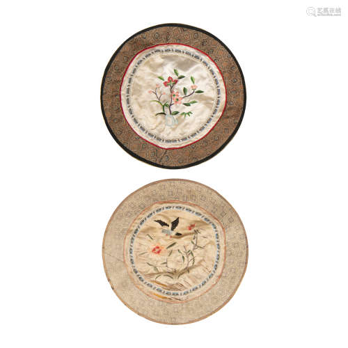 Two Chinese embroidered silk roundels  19th century十九世紀 ...